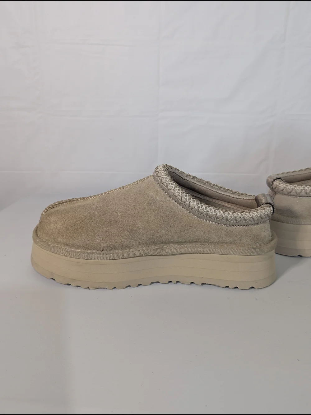 UGG Tasman Platform Slippers Sand Beige Suede Sheepskin Lined Women's Size 7
